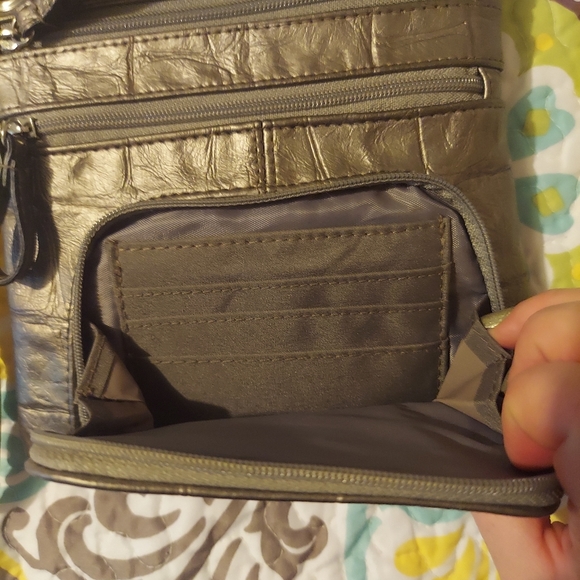 Nicole Miller Little Metallic Grey Purse 🩶 - Picture 6 of 12